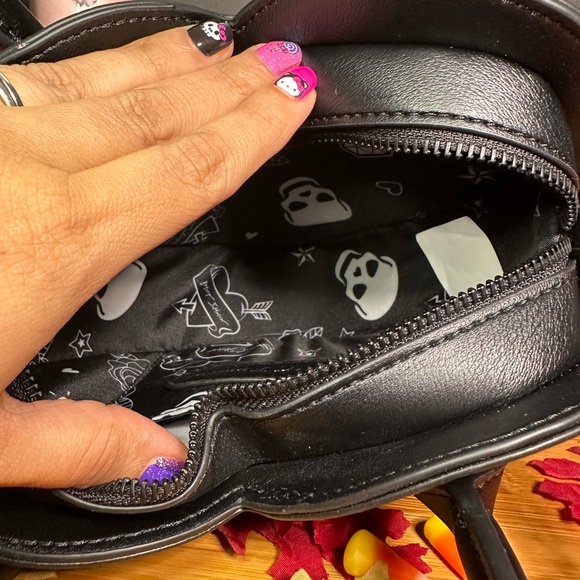 Betsey Johnson heart shaped bag❤️ - Picture 10 of 10